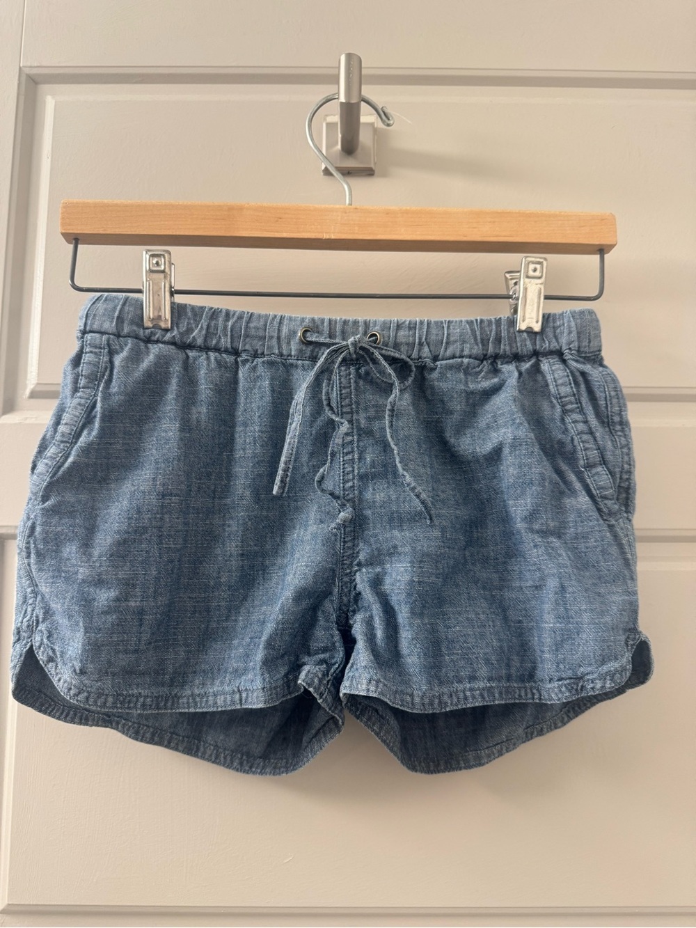 J. Crew Chambray Drawstring Women’s Shorts in Light Blue with Pockets